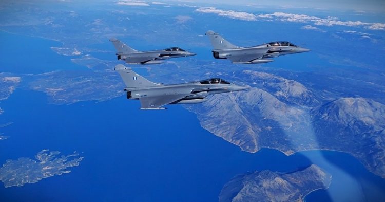 Αντιπολεμικό μπλόκο στον «Ηνίοχο 2022»