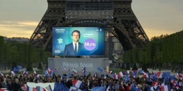 Γαλλία: O Μακρόν νίκησε, οι κοινωνικές αντιθέσεις παραμένουν