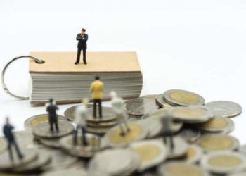 Κανένας μισθός κάτω  από 1.000 ευρώ!