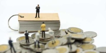 Κανένας μισθός κάτω  από 1.000 ευρώ!