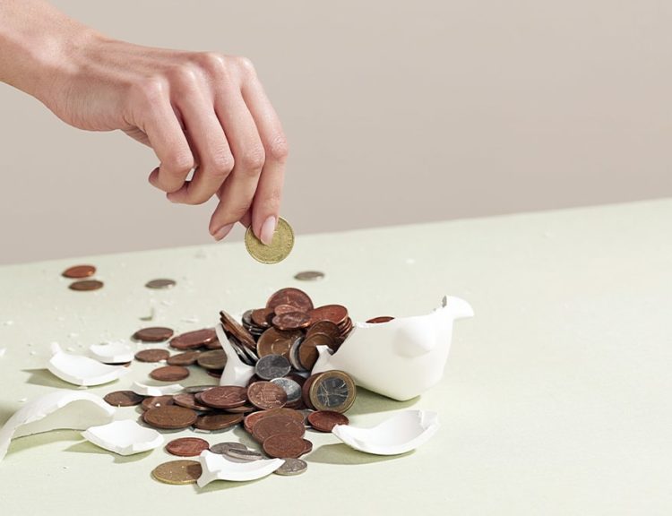 Ανέμελοι στο σφαγείο της ακρίβειας