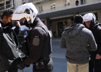 Προσφυγικό: Ρατσιστικές «σκούπες» διαχωρισμού