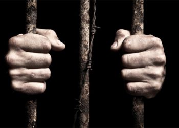 Όχι στην κατάργηση της δυνατότητας αναστολής για αδικήματα του άρθρου 187