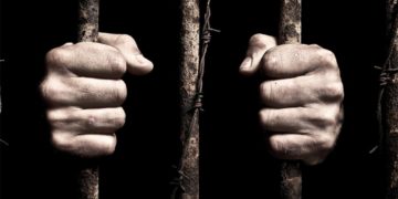 Όχι στην κατάργηση της δυνατότητας αναστολής για αδικήματα του άρθρου 187