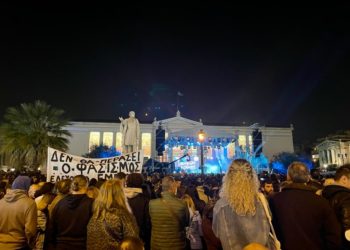 Τραγουδώντας και αγωνιζόμενοι για την ειρήνη
