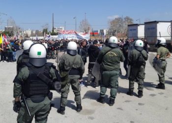 ΑΝΤΑΡΣΥΑ Θεσσαλονίκης: Καταγγέλλει την επίθεση της αστυνομίας και τις συλλήψεις απεργών στο λιμάνι