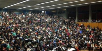 Φιλοσοφική Αθήνας: 309 απόφοιτοι υπογράφουν κατά της πανεπιστημιακής αστυνομίας (ενημέρωση)