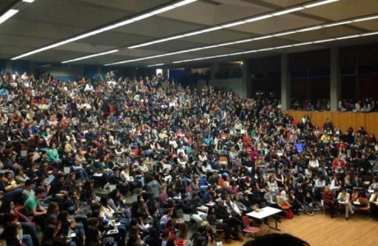 Φιλοσοφική Αθήνας: 309 απόφοιτοι υπογράφουν κατά της πανεπιστημιακής αστυνομίας (ενημέρωση)