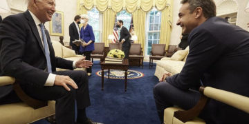 Πολύ επικίνδυνη η συστράτευση µε τις ΗΠΑ