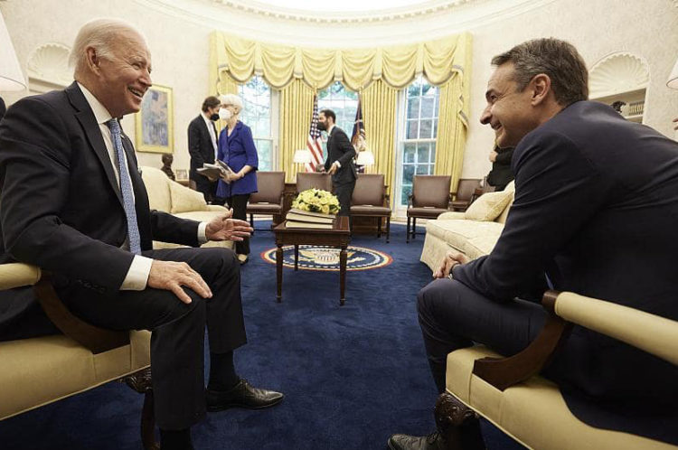 Πολύ επικίνδυνη η συστράτευση µε τις ΗΠΑ