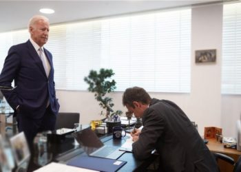Πολύ επικίνδυνη η συστράτευση µε τις ΗΠΑ