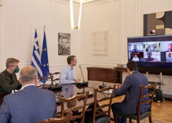 Στο σκοτάδι τα λαϊκά σπίτια, παλάτια κτίζουν οι μαυραγορίτες