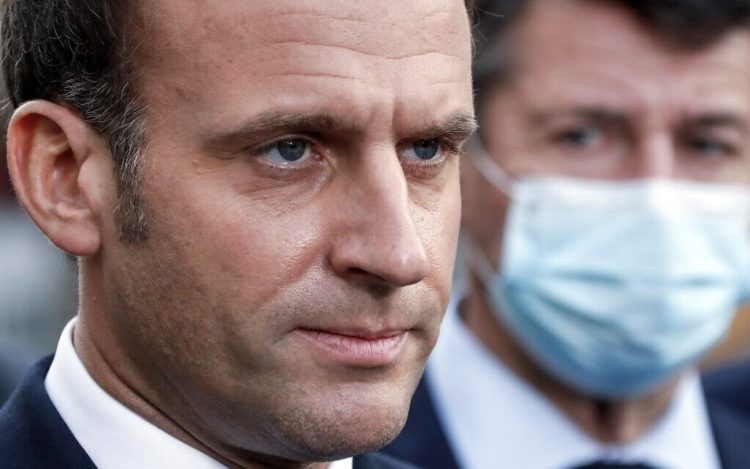 Νίκη Μακρόν πάνω σε ερείπια