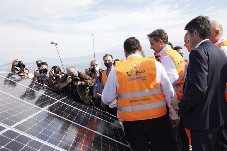 Κλιματικός νόμος: Ιδιώτες ανάδοχοι σε νησιά και νέο χαράτσι