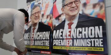 Γαλλία: Aνυπότακτη… υπόκλιση στον κυβερνητισμό