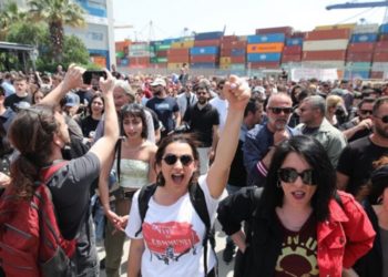 Στα… πόστα  του απεργιακού αγώνα οι εργάτες  της COSCO