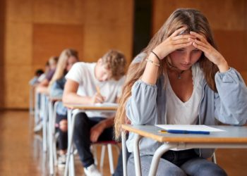Η γενιά των «σκυμμένων κεφαλιών»;