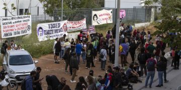 Λειψή δικαιοσύνη για Ζακ: 10 χρόνια κάθειρξη στους «δύο», αθώωση των αστυνομικών