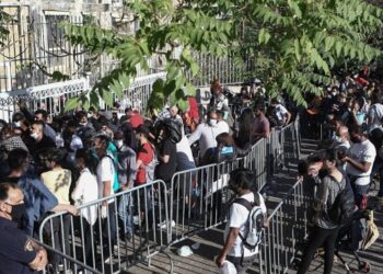 Κρατώντας μετανάστες σε διαρκή ομηρία