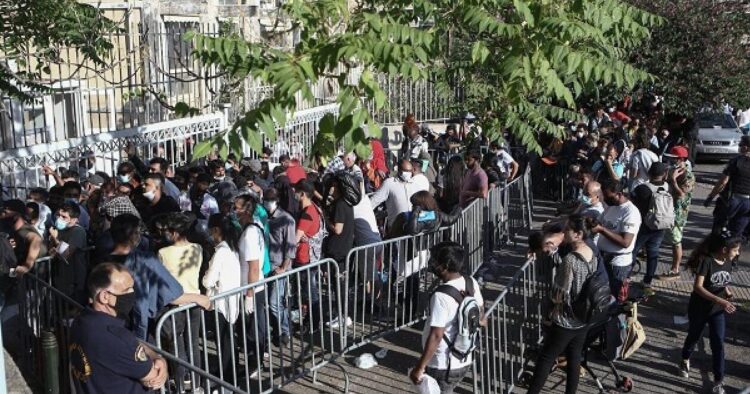 Κρατώντας μετανάστες σε διαρκή ομηρία