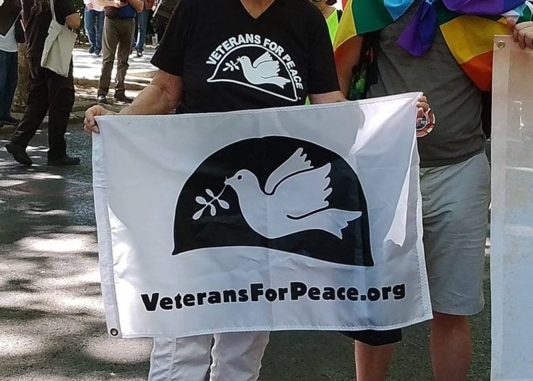 Μεγαλειώδης διαδήλωση ενάντια στη σύνοδο του ΝΑΤΟ