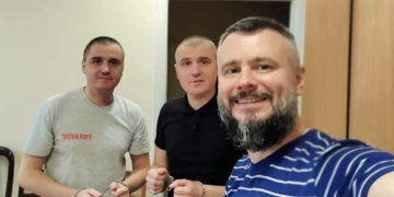 νΚΑ: Λευτεριά στους κομμουνιστές αδερφούς Κονονόβιτς!