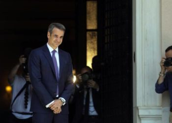 Εκλογολογία: Εξαγγελίες, υποψηφιότητες και ψευτο-διλήμματα