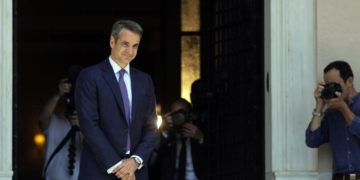 Εκλογολογία: Εξαγγελίες, υποψηφιότητες και ψευτο-διλήμματα