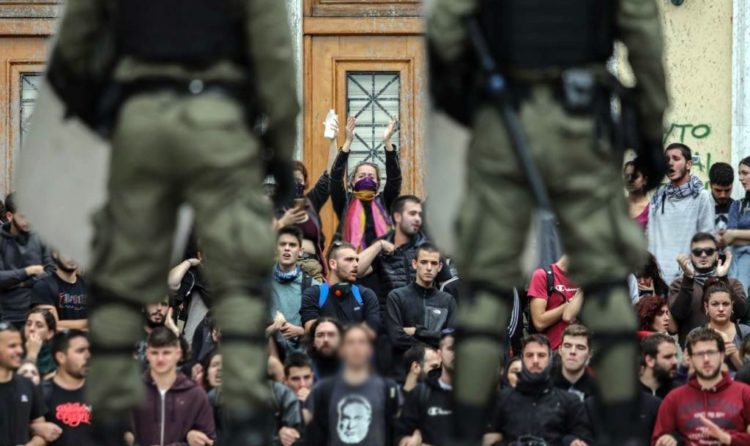 Όλοι την Παρασκευή 10 Ιουνίου στις πύλες των σχολών!