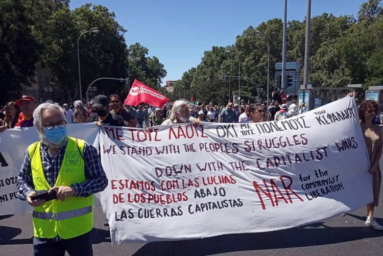 Μεγαλειώδης διαδήλωση ενάντια στη σύνοδο του ΝΑΤΟ