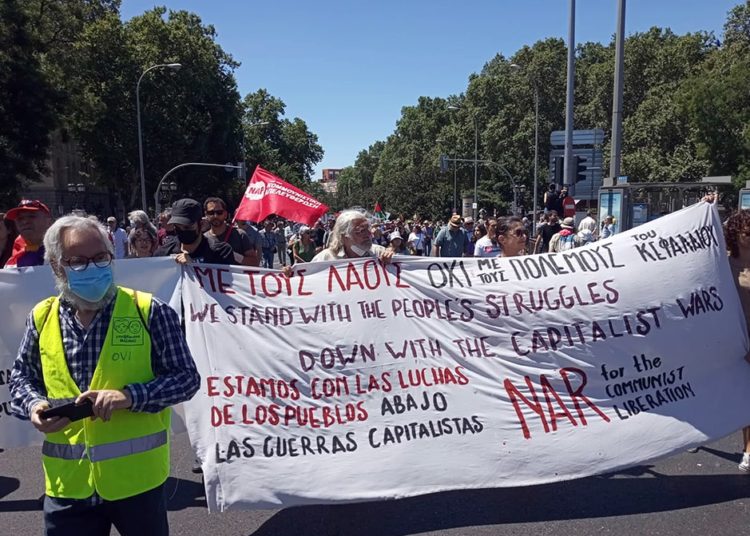 Μεγαλειώδης διαδήλωση ενάντια στη σύνοδο του ΝΑΤΟ