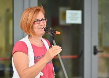 Αλληλεγγύη στη Ντίνα Ρέππα: «Ανάρμοστη συμπεριφορά» είναι η τρομοκρατία εργαζομένων