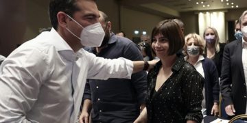 Ο Τσίπρας «έκοψε και έραψε»  τους συσχετισμούς