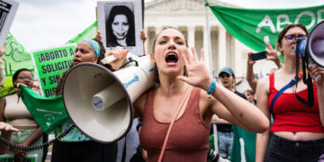 Αντίσταση στο θρησκευτικό μεσαίωνα, κάτω τα χέρια από τα αναπαραγωγικά δικαιώματα των γυναικών!