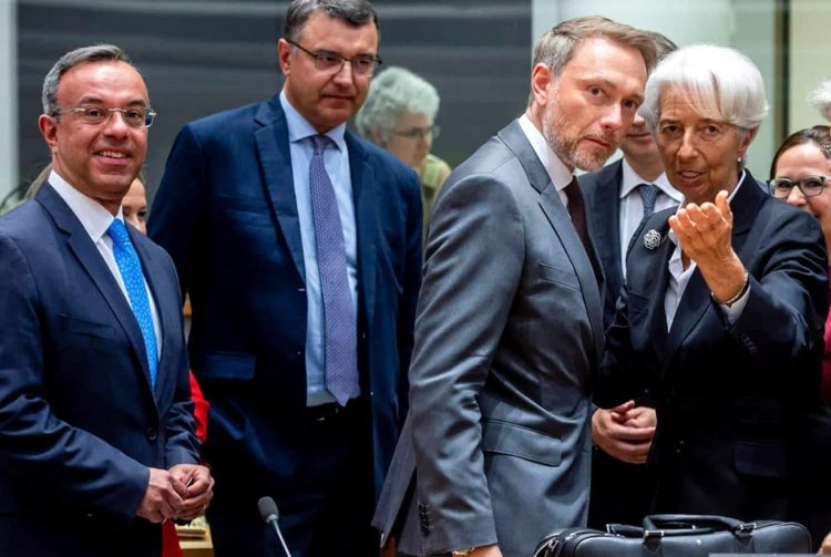 Η ενισχυμένη εποπτεία «φεύγει»,  νέα μνημόνια έρχονται