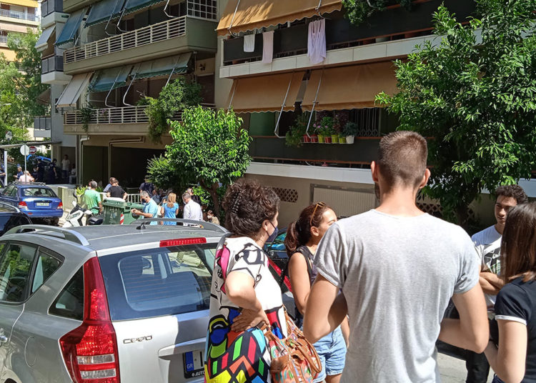 Η αλληλεγγύη σταμάτησε την έξωση της Ιωάννας Κολοβού (φωτο-βίντεο)