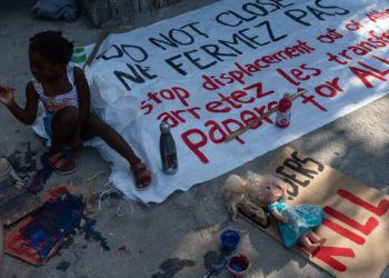 Ελαιώνας: Να σταματήσει η εκκένωση του καμπ