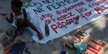 Ελαιώνας: Να σταματήσει η εκκένωση του καμπ