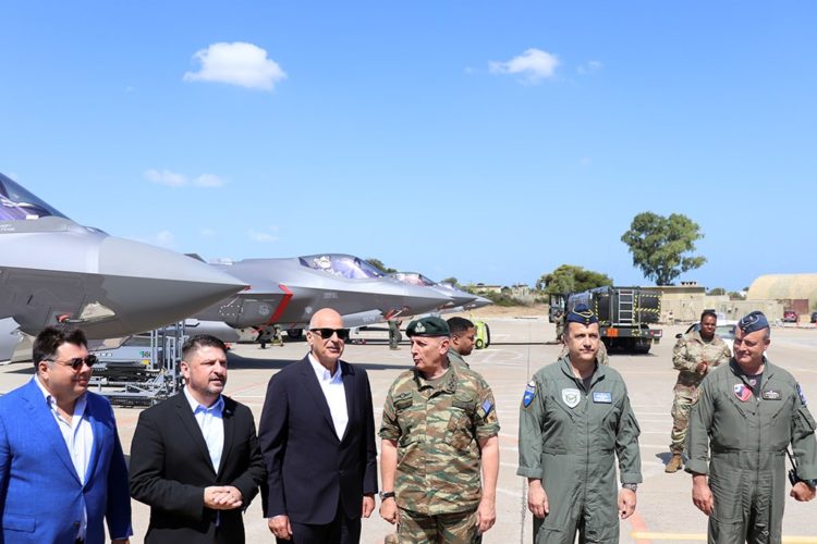 Δένδιας-Χαρδαλιάς: Τεμενάδες  για τα F-35