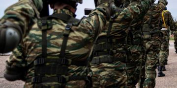 Μόρια: Φυλακή και για τους φαντάρους