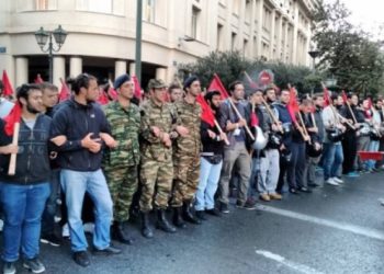 Οι φαντάροι έχουν φωνή και δείχνουν αλληλεγγύη!