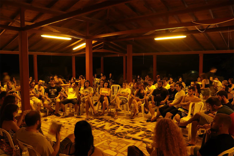 Camping Αναιρέσεις: Διακοπές, αγώνας και συλλογικότητα