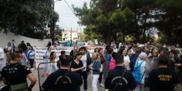 Να γυρίσουν στη δουλειά οι υγειονομικοί που παραμένουν σε αναστολή (νέες υπογραφές)
