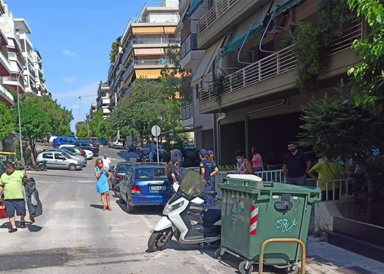 Η αλληλεγγύη σταμάτησε την έξωση της Ιωάννας Κολοβού (φωτο-βίντεο)