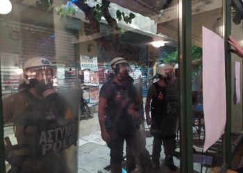 Άγρια επίθεση ΜΑΤ κατά διαδήλωσης φεμινιστικών συλλογικοτήτων στα Εξάρχεια (βίντεο)