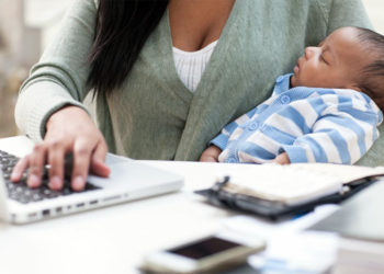 Δικαίωση για έμμισθη άδεια μητρότητας
