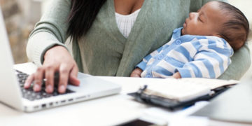 Δικαίωση για έμμισθη άδεια μητρότητας