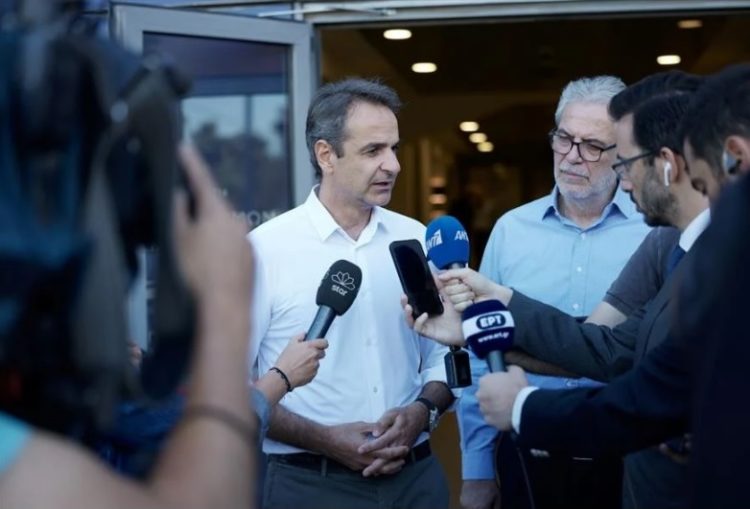 ΜΜΕ πυροσβέστες της κοινωνικής οργής