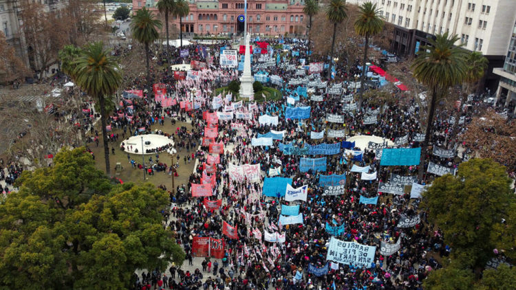 Σχόλια στο ημίφως 23.7