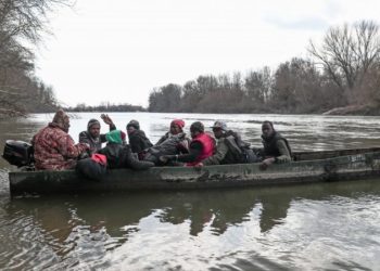 ΟΕΝΓΕ: Αμεση παροχή βοήθειας από υπουργείο Υγείας – ΕΚΑΒ στους πρόσφυγες του Εβρου